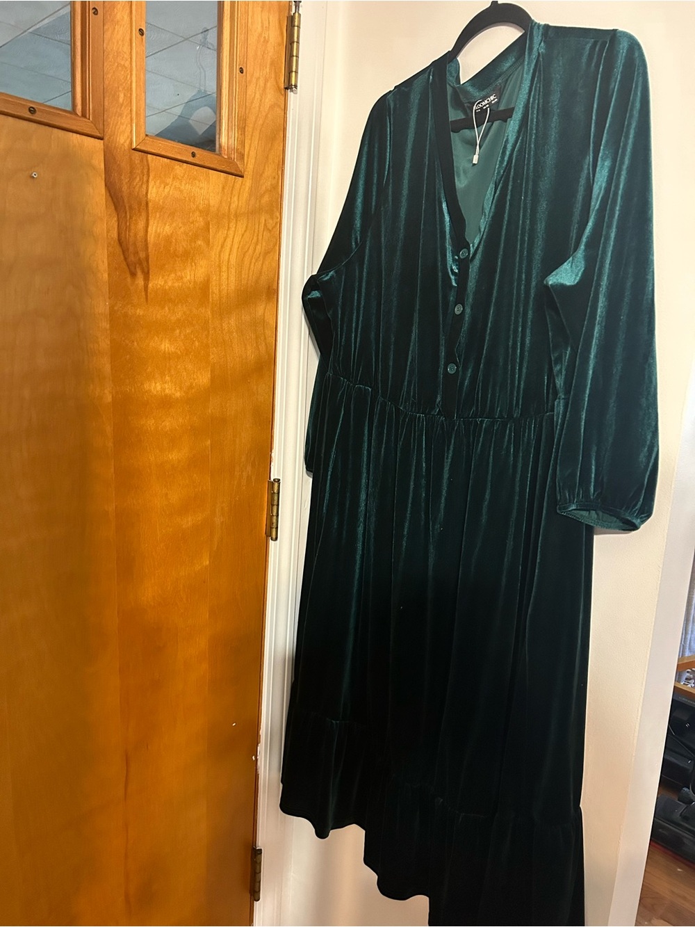 BloomChic Emerald Green Velvet Long Sleeve Midi Dress